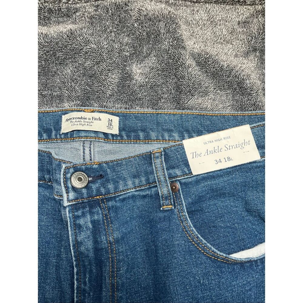 Abercrombie & Fitch Ultra High Rise Ankle Straight Jeans Women’s 34 / 18L NWT - Picture 2 of 4